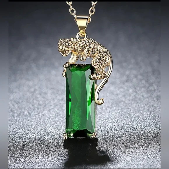 WOMEN'S LEOPARD CRYSTAL NECKLACE - Picture 2 of 5